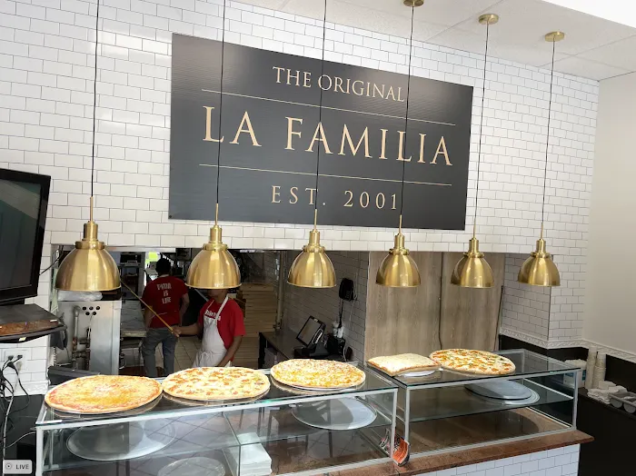 La Familia Pizza & Pasta Of Cross River Picture 2
