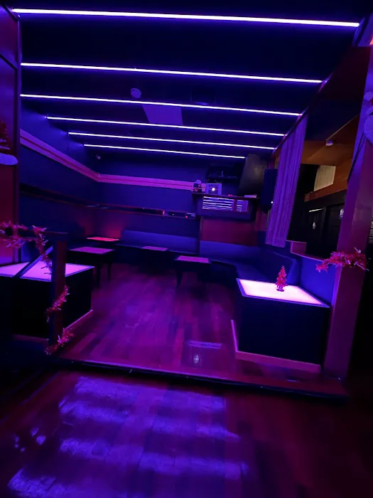 Luna lounge Picture 8