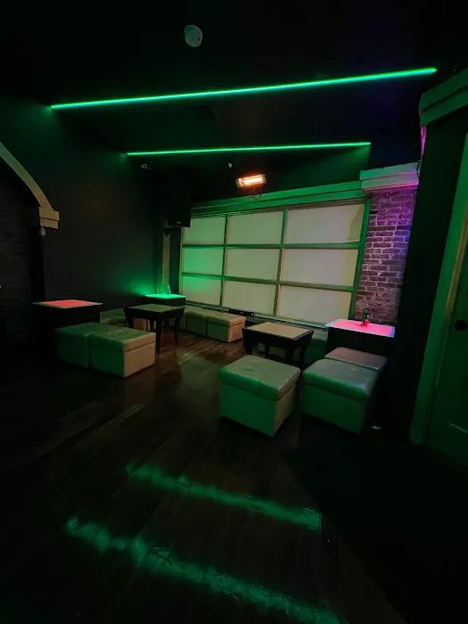 Luna lounge Picture 5