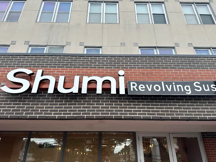 SHUMI REVOLVING SUSHI Picture 10