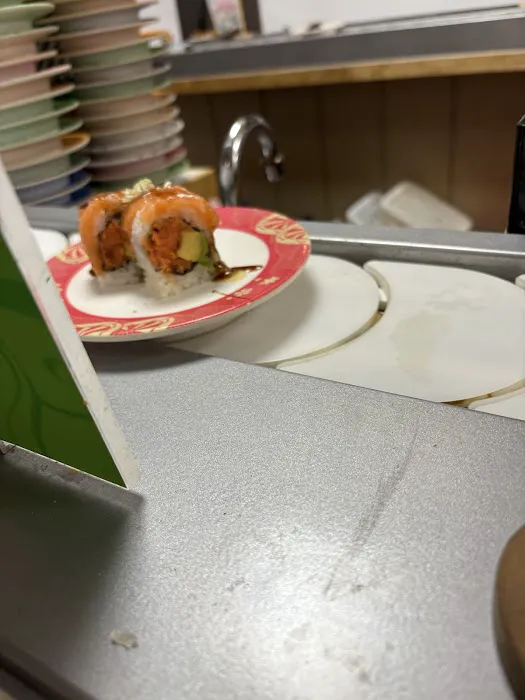 SHUMI REVOLVING SUSHI Picture 2