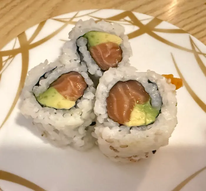 SHUMI REVOLVING SUSHI Picture 3