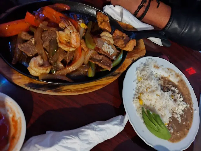 El Tenampa Restaurant Picture 2