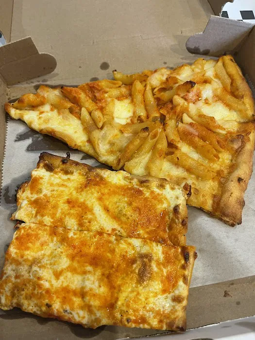 Gustoso Pizzeria & Island Wings Picture 2