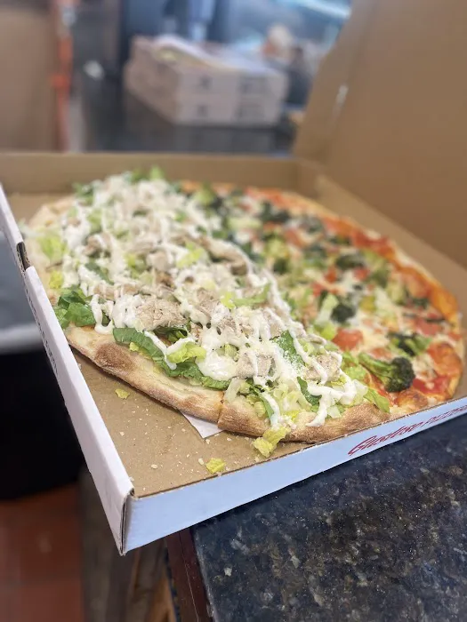 Gustoso Pizzeria & Island Wings Picture 8