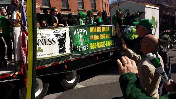 Stinson's Hub Picture 2