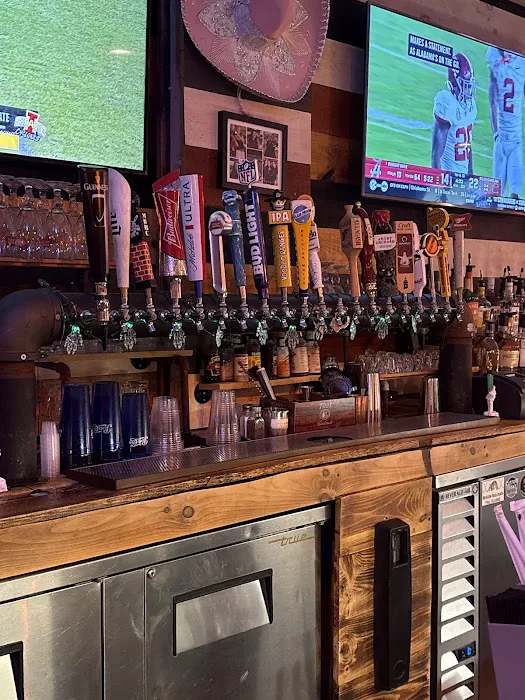 Stinson's Hub Picture 7