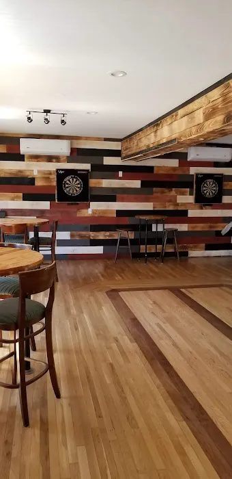 Stinson's Hub Picture 1