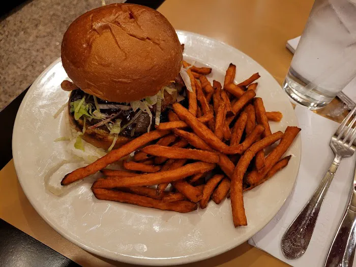 Red Line Diner Picture 8