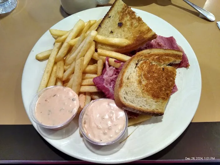 Red Line Diner Picture 3