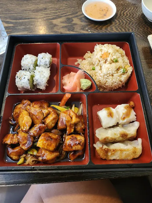 QQ Asian Bistro Picture 5