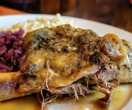 Gus's Restaurant & Tavern