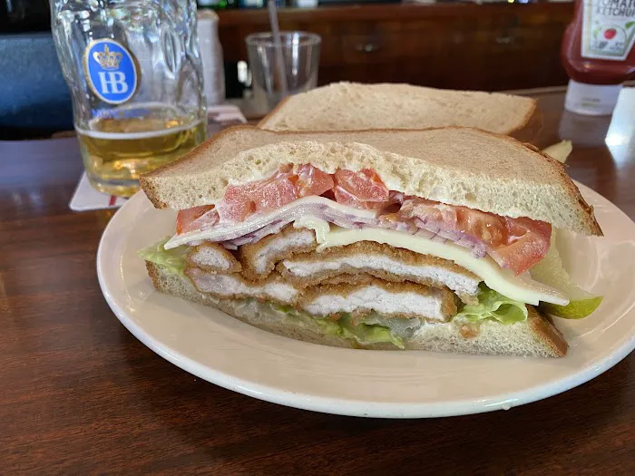 Gus's Restaurant & Tavern Picture 8