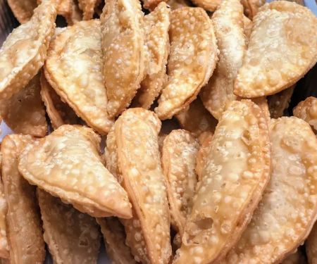 OCTY'S: Pizza, Tacos, Sandwiches.