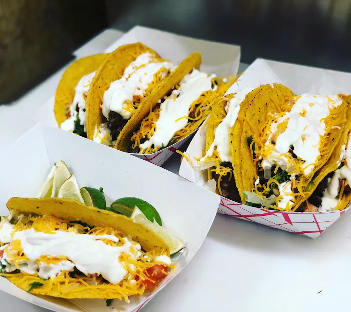 OCTY'S: Pizza, Tacos, Sandwiches. Picture 3