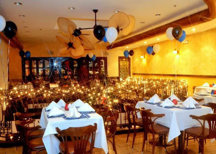 Manu's Kitchen Bar & Sushi Lounge Picture 5