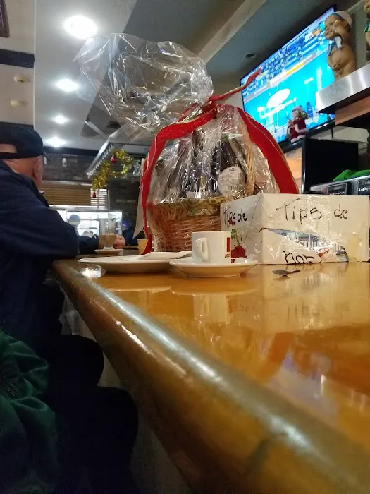 Cafe La Moda Picture 4