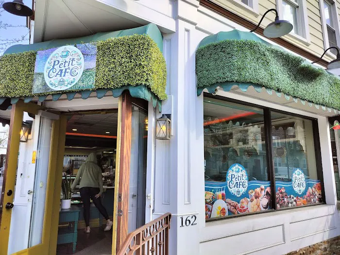 Le Petit Café e Restaurante Picture 9