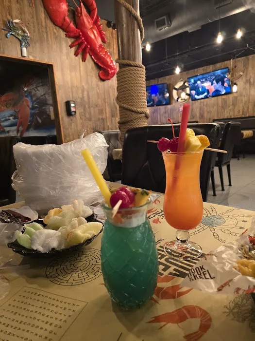 Hook & Reel Cajun Seafood & Bar Picture 1