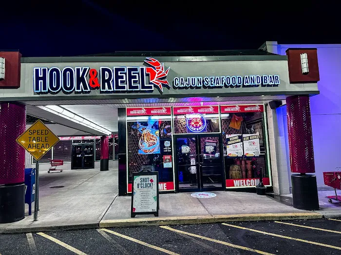 Hook & Reel Cajun Seafood & Bar Picture 10