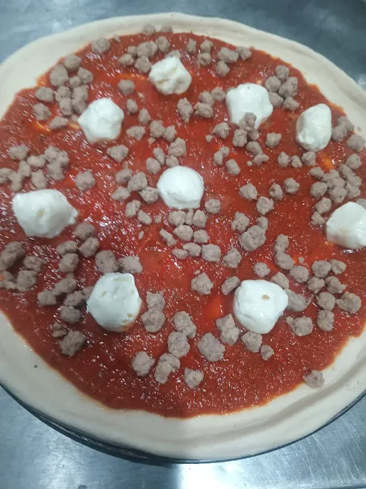 One stop restaurant lounge pizza cafeteria & African food Picture 5