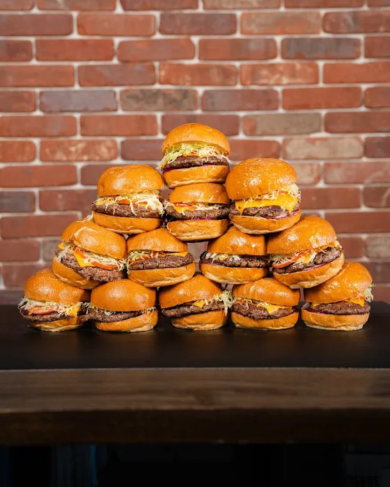 Bullhorns Burger Grill Picture 6