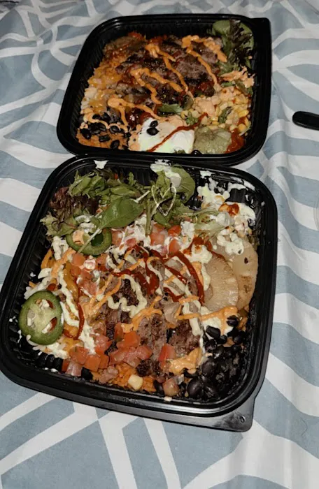 Bullhorns Burger Grill Picture 4