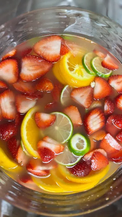 Jaim Kicks in the Kitchen Picture 2