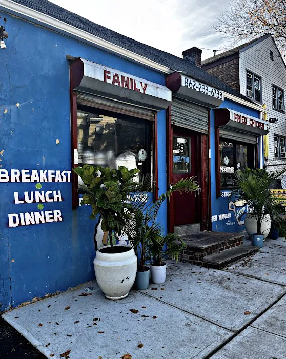 Family Fried Chicken & Beverages Picture 3