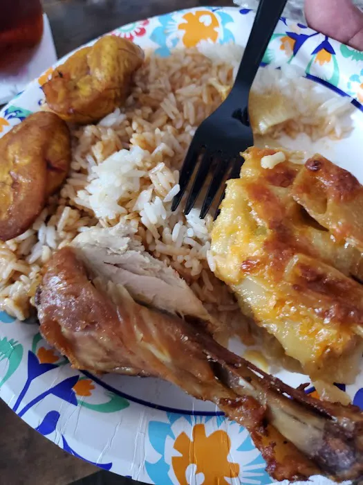 Family Fried Chicken & Beverages Picture 5