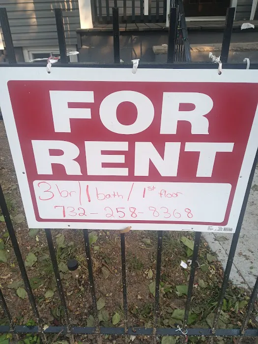 Family Fried Chicken & Beverages Picture 1