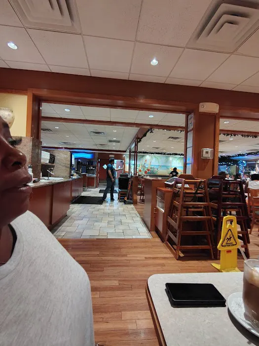 Tropicana Diner and Bakery Picture 7