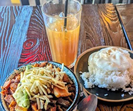 Palo Grande Restaurant & Bar