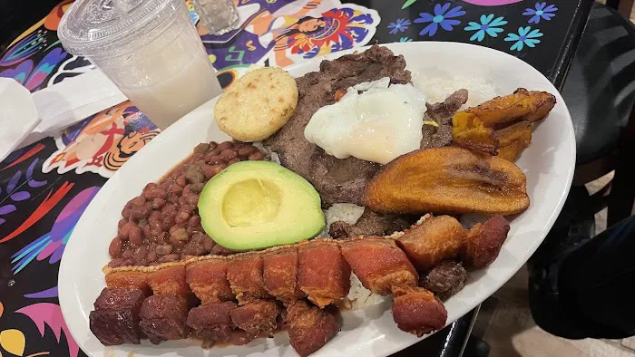 Carnaval Restaurant & Bakery Picture 2