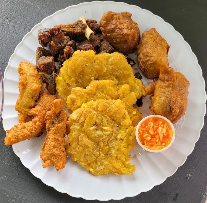 APANOU RESTAURANT Picture 9