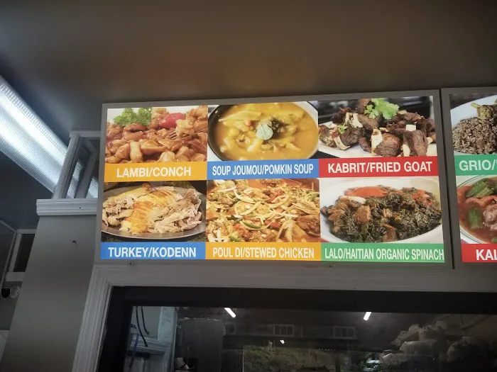 APANOU RESTAURANT Picture 2