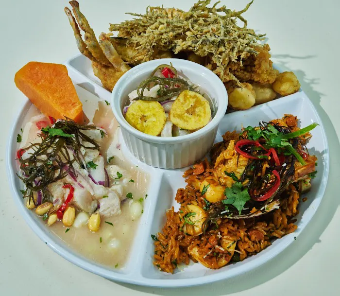 DIVINA FRONTERA - Peruvian and Brazilian Food Picture 5