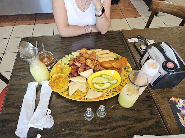 Antojitos y Mas 2 Picture 10