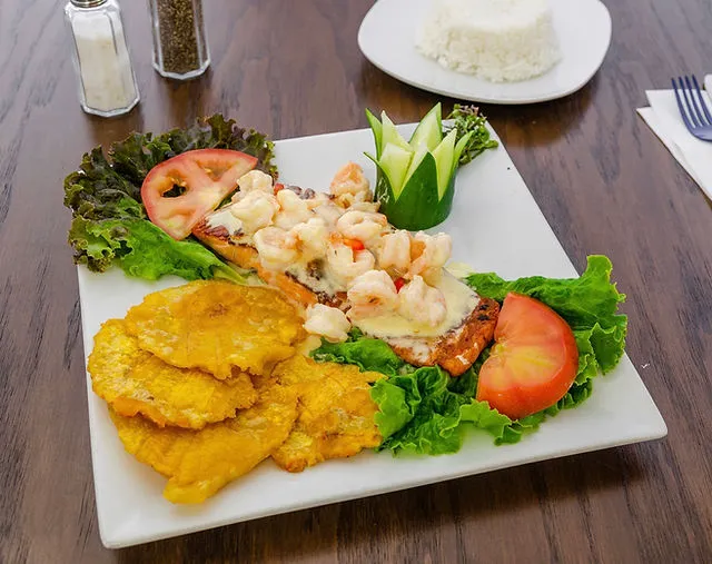 Antojitos y Mas 2 Picture 3