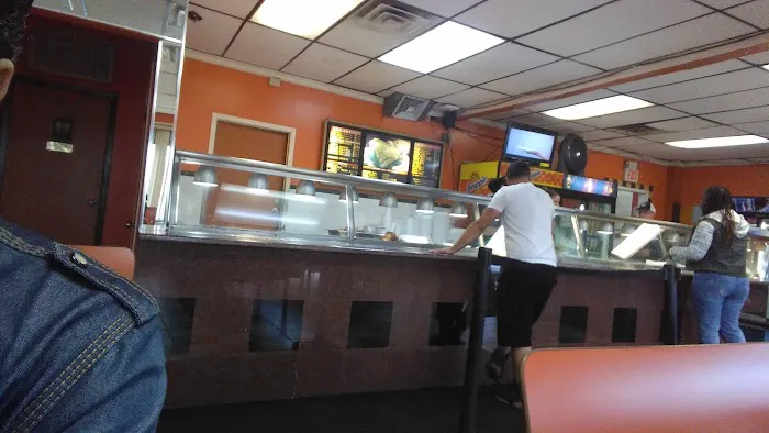 Manny's Deli & Restaurant Picture 4