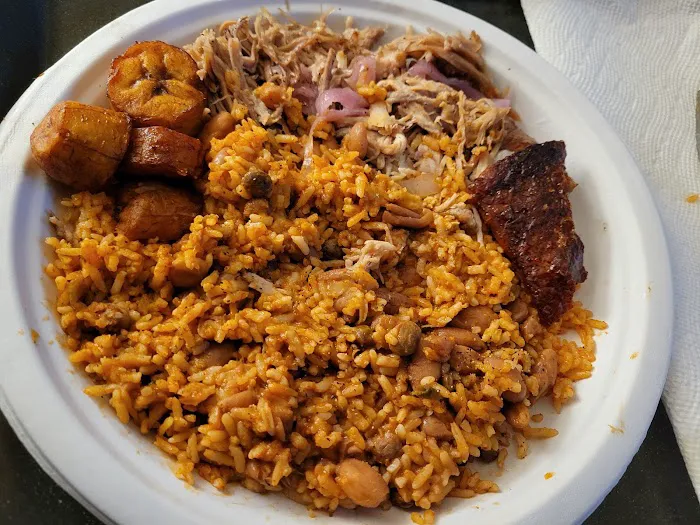 Manny's Deli & Restaurant Picture 10