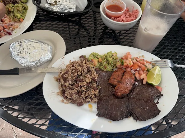 El Salvador Restaurant Picture 8