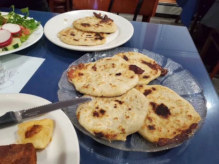 El Salvador Restaurant Picture 10