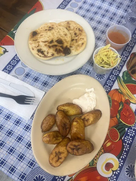 Antojitos Génesis Comida Típica Salvadoreña & Hispana Picture 9