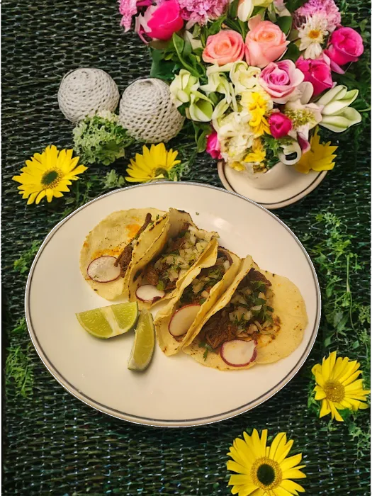 Daisis Restaurant Taqueria y Pupuseria Picture 7