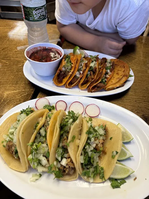 Daisis Restaurant Taqueria y Pupuseria Picture 8