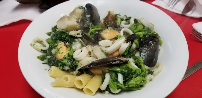 Guys Restaurant & Pizzeria Picture 5