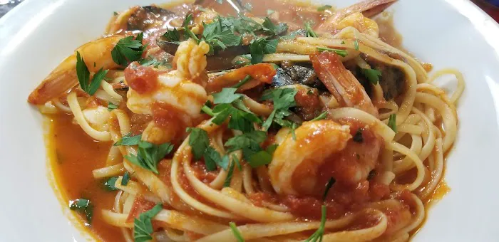 Guys Restaurant & Pizzeria Picture 6