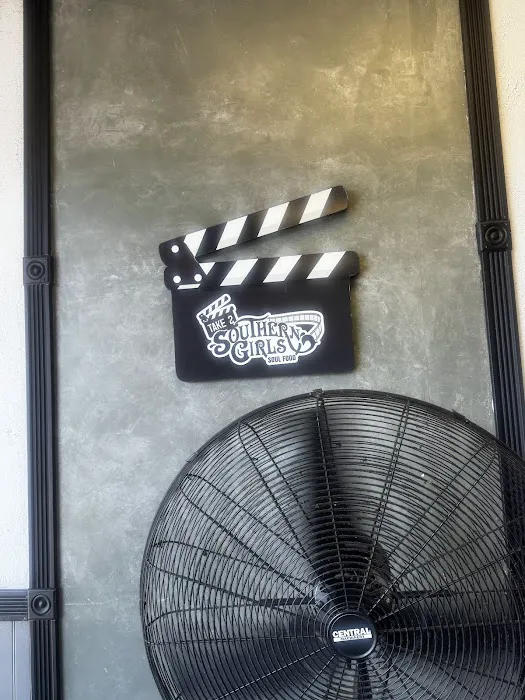 Southern Girls Take 2 Soul Food Picture 3