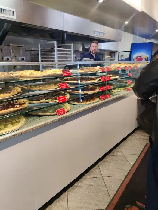 Phil's Pizzeria & Restaurant Picture 3